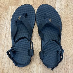 Women’s TEVA sandals, never worn.